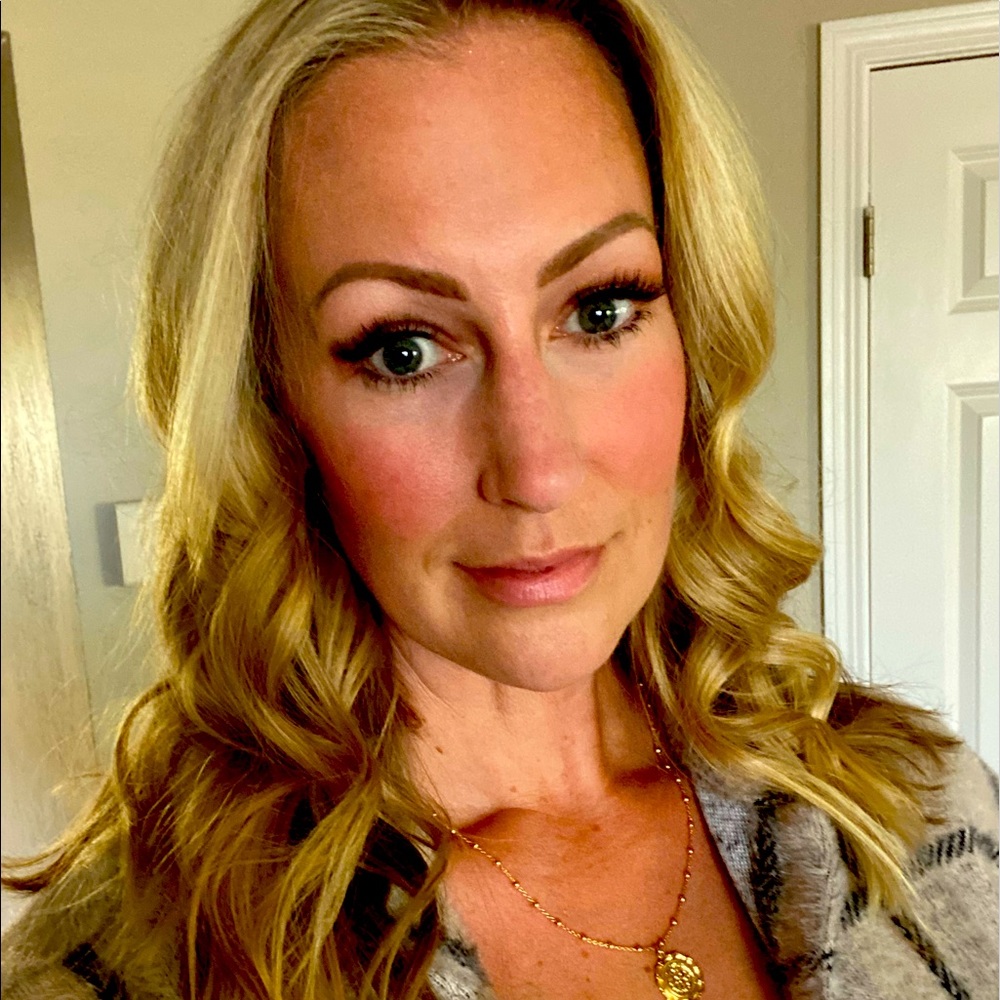 Meet your Posher, Victoria